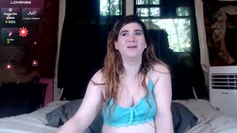 Snapshot of roxanneroulette chatting on 07/02/26, 04:35 Silver online show from 07/02/26, 04:35