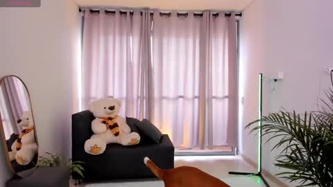  R O X I E  online show from 02/18/25, 09:53