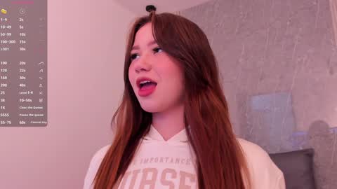 Snapshot of roxie_summers chatting on 01/26/25, 01:04 Roxie online show from 01/26/25, 01:04