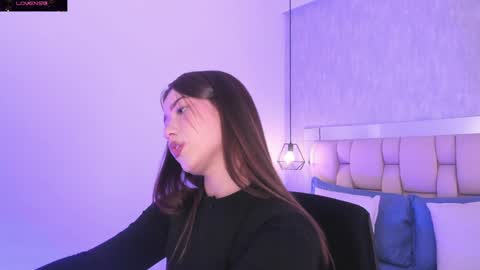 Snapshot of roxie_summers chatting on 02/08/25, 08:10 Roxie online show from 02/08/25, 08:10