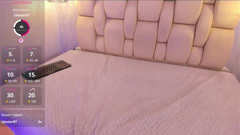 Roxie  online show from 03/26/26, 08:03