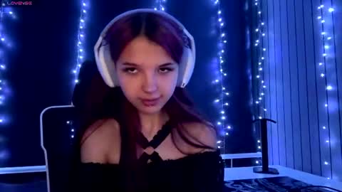Snapshot of roxiepiurkowski chatting on 06/22/26, 03:09 Hana online show from 06/22/26, 03:09