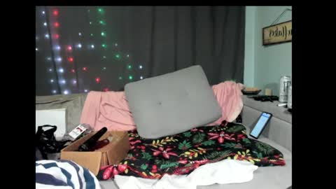 roxihazeleyes online show from 02/03/25, 07:07