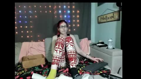 roxihazeleyes online show from 02/11/25, 01:20