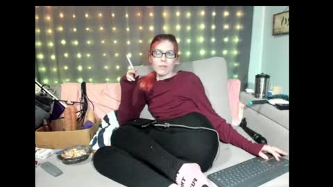 roxihazeleyes online show from 02/25/25, 06:58