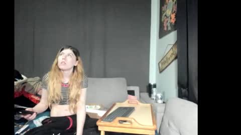 roxihazeleyes online show from 03/02/26, 04:14