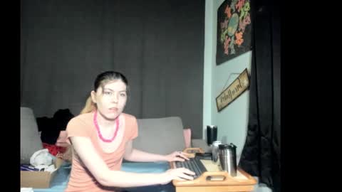 roxihazeleyes online show from 03/06/26, 06:43