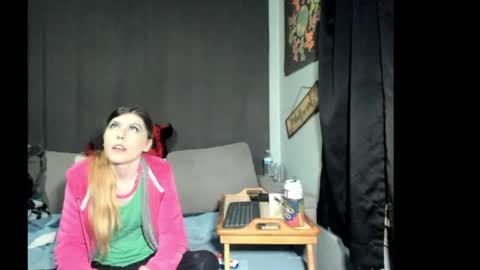 roxihazeleyes online show from 04/01/26, 02:56