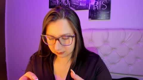 Roxanne Bail online show from 03/06/26, 04:31