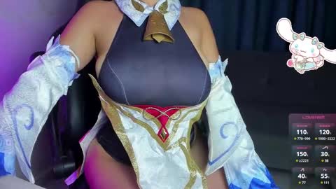 Snapshot of roxy_clark chatting on 02/17/25, 07:04 Annah online show from 02/17/25, 07:04