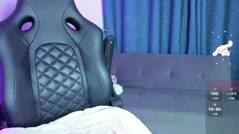 Snapshot of roxy_clark chatting on 02/20/25, 06:50 Annah online show from 02/20/25, 06:50