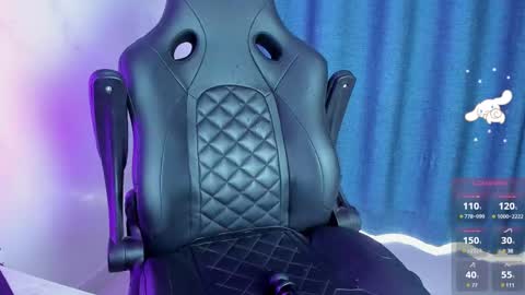 Snapshot of roxy_clark chatting on 03/10/25, 12:37 Annah online show from 03/10/25, 12:37