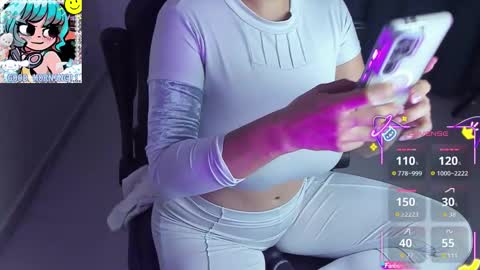 Snapshot of roxy_clark chatting on 09/12/25, 09:20 Annah online show from 09/12/25, 09:20