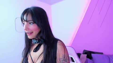 Snapshot of roxy_hell chatting on 02/20/25, 08:25 Roxy hell online show from 02/20/25, 08:25