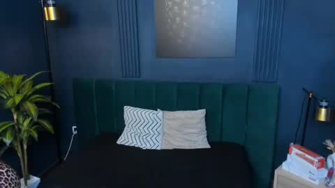 Snapshot of roxy_hell chatting on 10/30/25, 04:52 Roxy hell online show from 10/30/25, 04:52