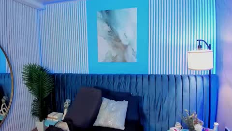 Snapshot of roxy_hell chatting on 11/09/25, 12:03 Roxy hell online show from 11/09/25, 12:03