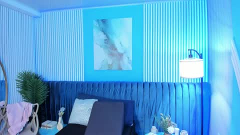 Snapshot of roxy_hell chatting on 11/12/25, 11:43 Roxy hell online show from 11/12/25, 11:43