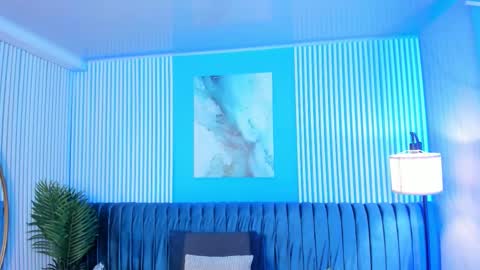 Snapshot of roxy_hell chatting on 11/24/25, 12:05 Roxy hell online show from 11/24/25, 12:05