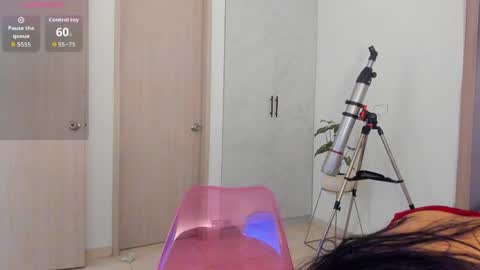 Snapshot of roxy_hell chatting on 04/28/26, 12:43 Roxy hell online show from 04/28/26, 12:43