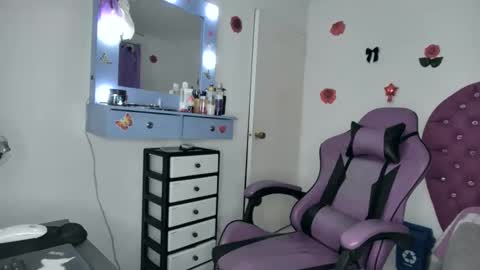 Roxy online show from 06/09/26, 03:18