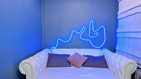 Roxy online show from 02/16/25, 01:25