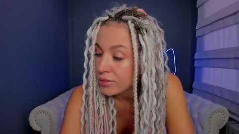 Roxy online show from 03/06/25, 01:58