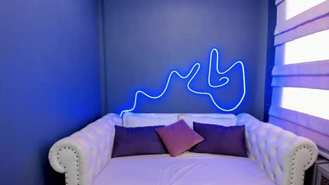 Roxy online show from 03/11/25, 07:58