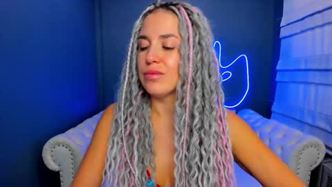 Roxy online show from 09/25/25, 02:04