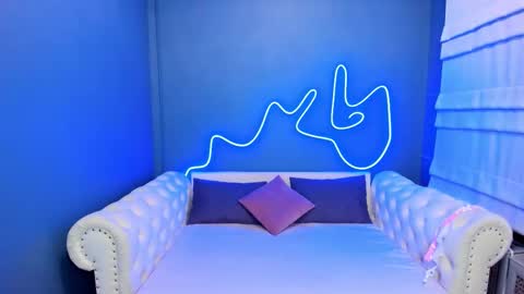 Roxy online show from 10/21/25, 01:39