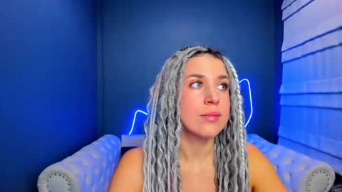 Roxy online show from 12/18/25, 01:44