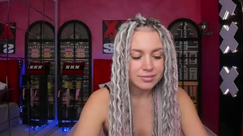 Roxy online show from 05/07/26, 01:33