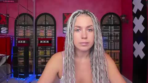 Roxy online show from 06/17/26, 01:19