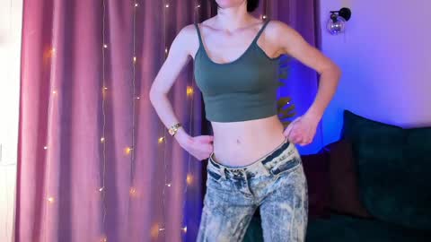 roxy_riot_ online show from 02/07/25, 04:27