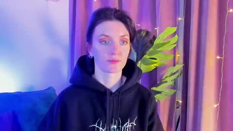 roxy_riot_ online show from 02/15/25, 04:25