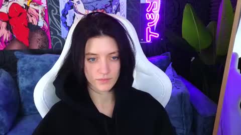 roxy_riot_ online show from 02/18/25, 07:43