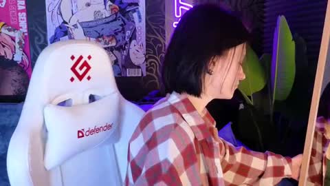 Snapshot of roxy_riot_ chatting on 02/21/25, 04:29 roxy_riot_ online show from 02/21/25, 04:29