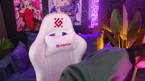 roxy_riot_ online show from 02/22/25, 07:34