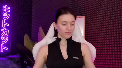 roxy_riot_ online show from 03/01/25, 07:51