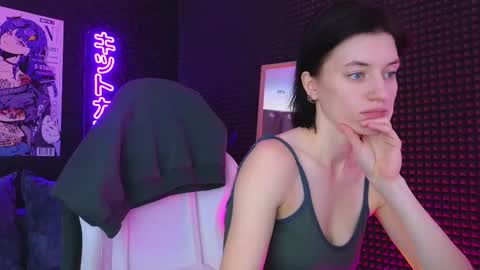 roxy_riot_ online show from 03/07/25, 04:35