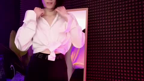 Snapshot of roxy_riot_ chatting on 03/08/25, 08:00 roxy_riot_ online show from 03/08/25, 08:00