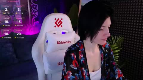 roxy_riot_ online show from 10/23/25, 01:49