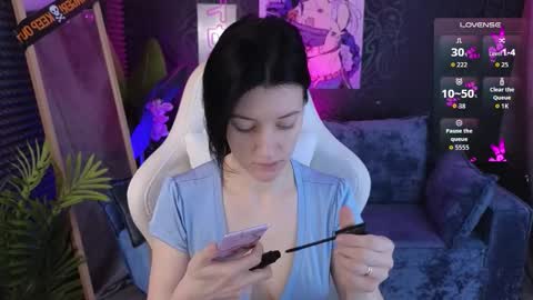 roxy_riot_ online show from 11/05/25, 01:27