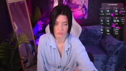 roxy_riot_ online show from 11/19/25, 02:11