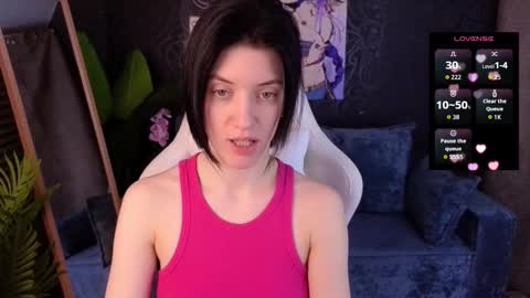 roxy_riot_ online show from 11/30/25, 01:31