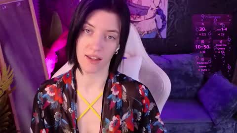 Snapshot of roxy_riot_ chatting on 12/20/25, 01:23 roxy_riot_ online show from 12/20/25, 01:23