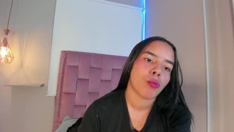 Snapshot of roxy_stone1 chatting on 04/29/26, 08:04 roxy_stone1 online show from 04/29/26, 08:04