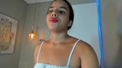 Snapshot of roxy_stone1 chatting on 06/06/26, 06:56 roxy_stone1 online show from 06/06/26, 06:56