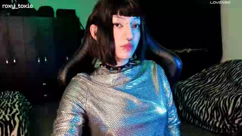 Roxy Independient model Help me to reach 50 thumbs up online show from 11/11/25, 01:16