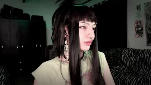 Snapshot of roxy_toxic chatting on 02/26/26, 12:20 Roxy Independient model Help me to reach 50 thumbs up online show from 02/26/26, 12:20