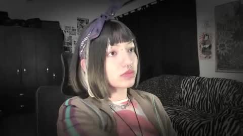 Snapshot of roxy_toxic chatting on 07/07/26, 01:08 Roxy Independient model Help me to reach 50 thumbs up online show from 07/07/26, 01:08